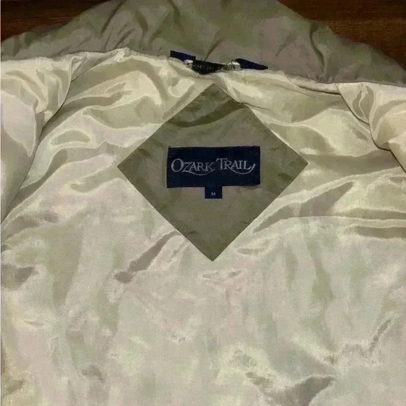 Ozark Trail Puffer Vest Mens M Tan Beige Snap Nylon/Poly Utility Camp Hunt Fish - Picture 6 of 10